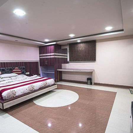 Hotel Shree Vinayak Palace בהופאל מראה חיצוני תמונה