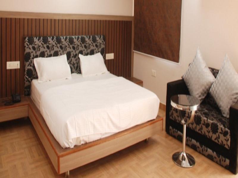 Hotel Shree Vinayak Palace בהופאל מראה חיצוני תמונה