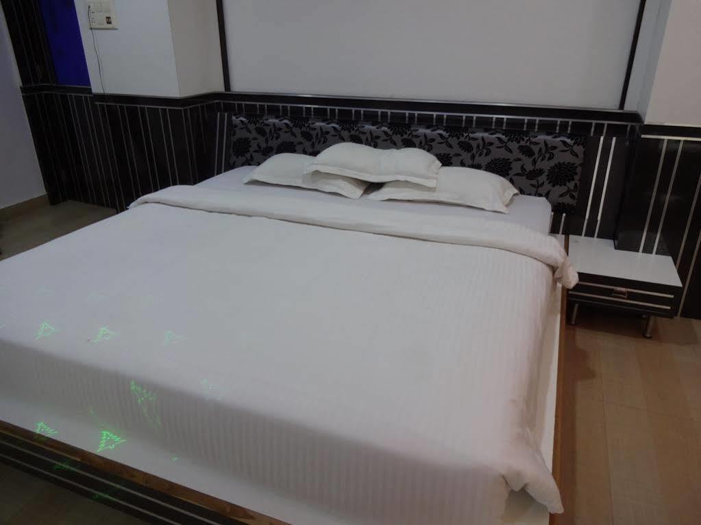 Hotel Shree Vinayak Palace בהופאל מראה חיצוני תמונה