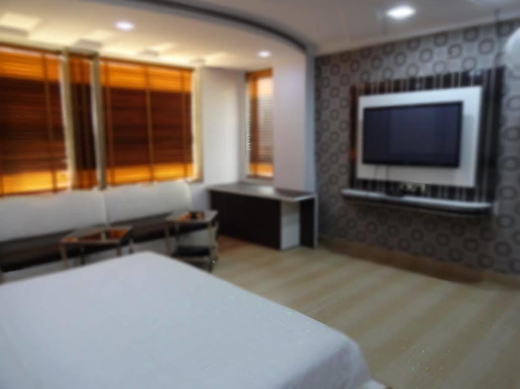 Hotel Shree Vinayak Palace בהופאל מראה חיצוני תמונה