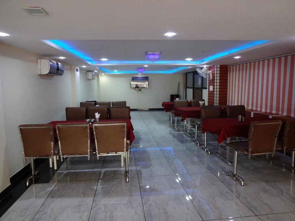 Hotel Shree Vinayak Palace בהופאל מראה חיצוני תמונה