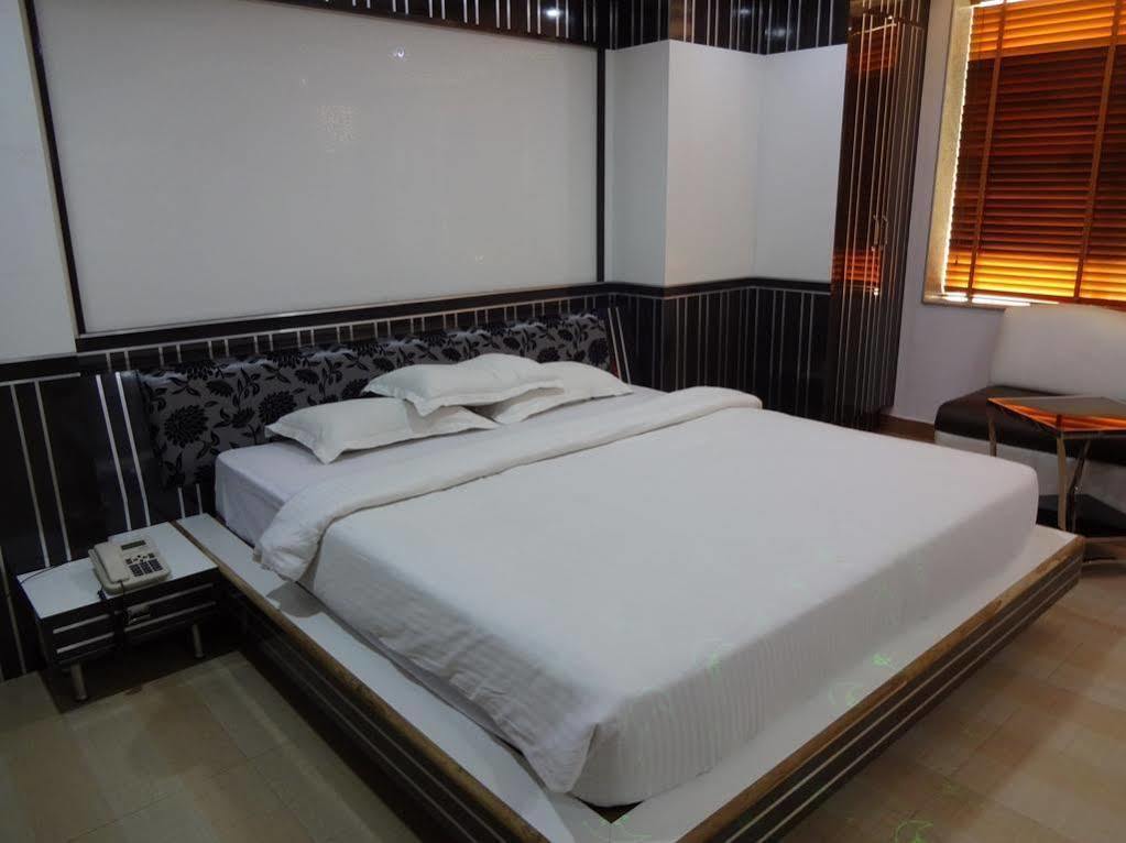 Hotel Shree Vinayak Palace בהופאל מראה חיצוני תמונה