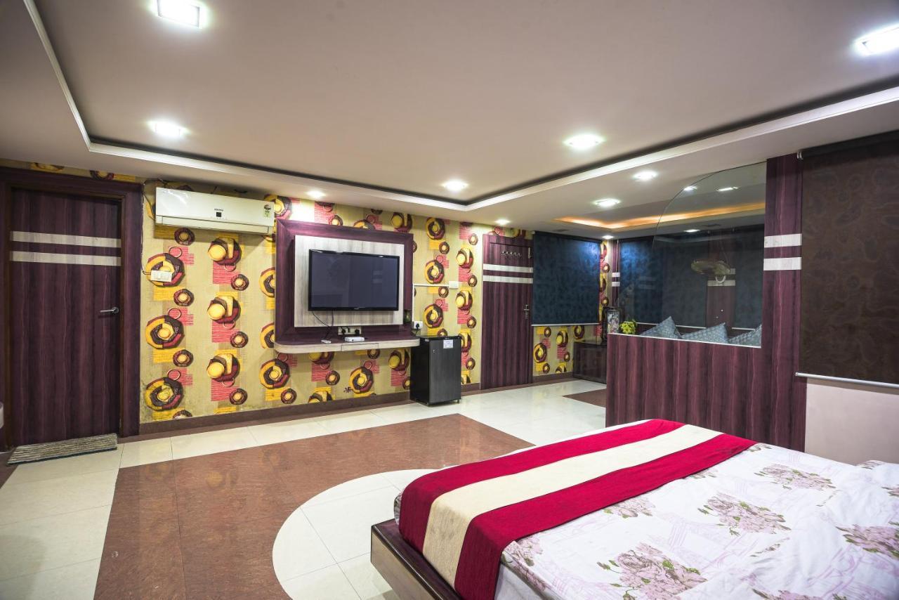 Hotel Shree Vinayak Palace בהופאל מראה חיצוני תמונה